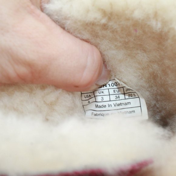 UGG Australia Fauna Princess Pink Suede Sheepskin Button Charm Winter Boots US 4 - Picture 9 of 10